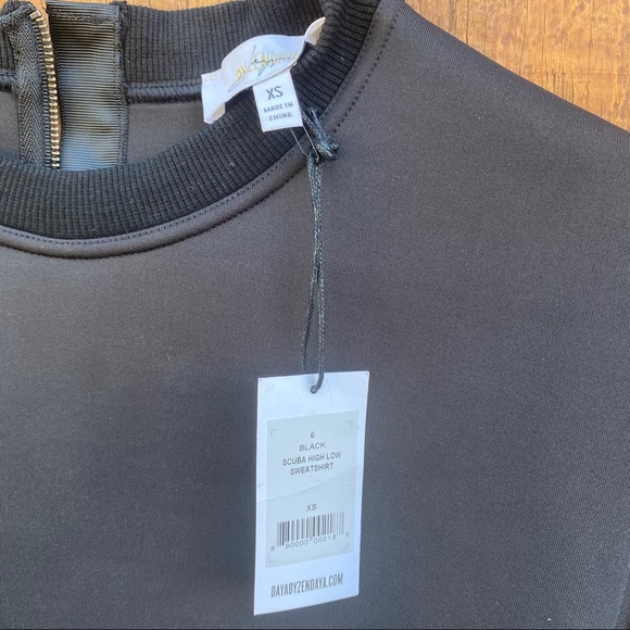 NWT Zendaya embellished sweatshirt shirts SZ s - Picture 4 of 5